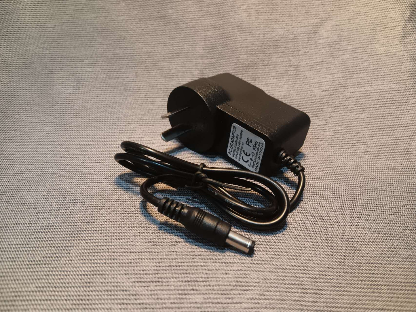 AU Plug DC9V 1A Switching Power Supply Guitar Pedal Negative Center AC100V-240V