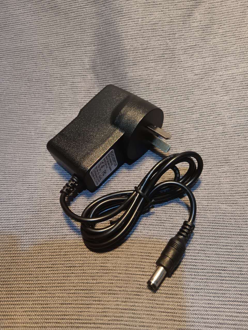 AU Plug DC9V 1A Switching Power Supply Guitar Pedal Negative Center AC100V-240V
