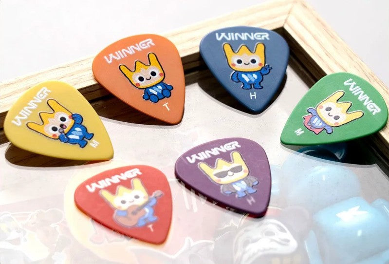 Winner Cartoon POM Guitar Pick Anti Slip Plectrum Acoustic Electric Guitar Ukulele