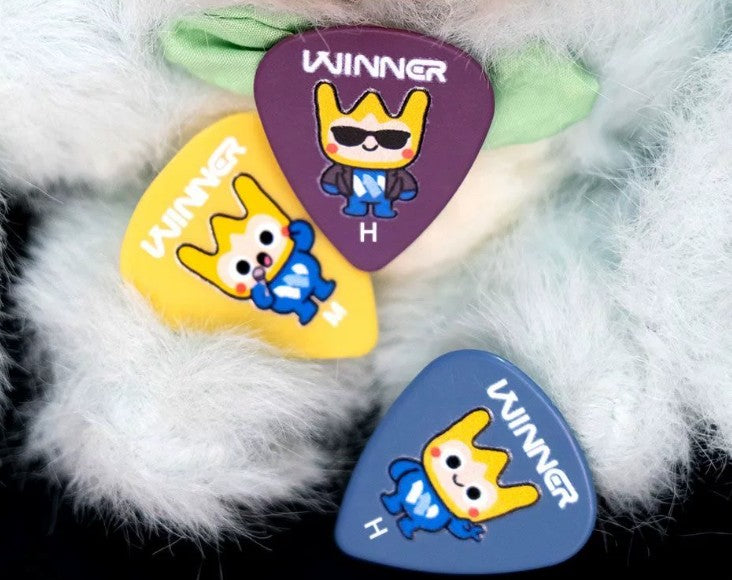 Winner Cartoon POM Guitar Pick Anti Slip Plectrum Acoustic Electric Guitar Ukulele