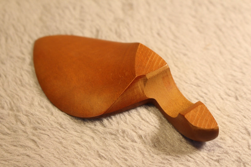 1/8 Violin Chin Rest Ergonomic Violin Chin Support JUJUBE wood Violin Accessory