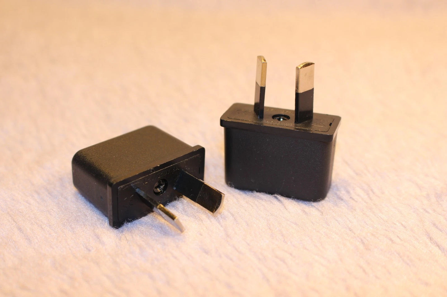 200PCS USA US EU ADAPTER PLUG TO AU AUS AUSTRALIA TRAVEL POWER PLUG CONVERTOR