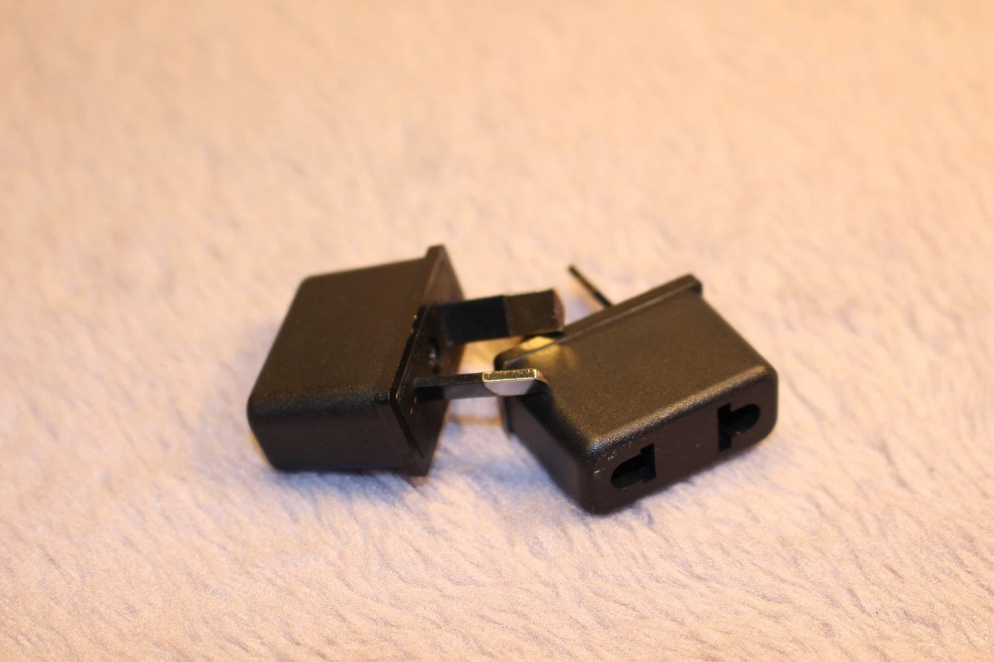 200PCS USA US EU ADAPTER PLUG TO AU AUS AUSTRALIA TRAVEL POWER PLUG CONVERTOR