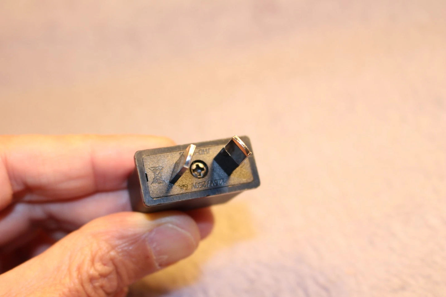 200PCS USA US EU ADAPTER PLUG TO AU AUS AUSTRALIA TRAVEL POWER PLUG CONVERTOR