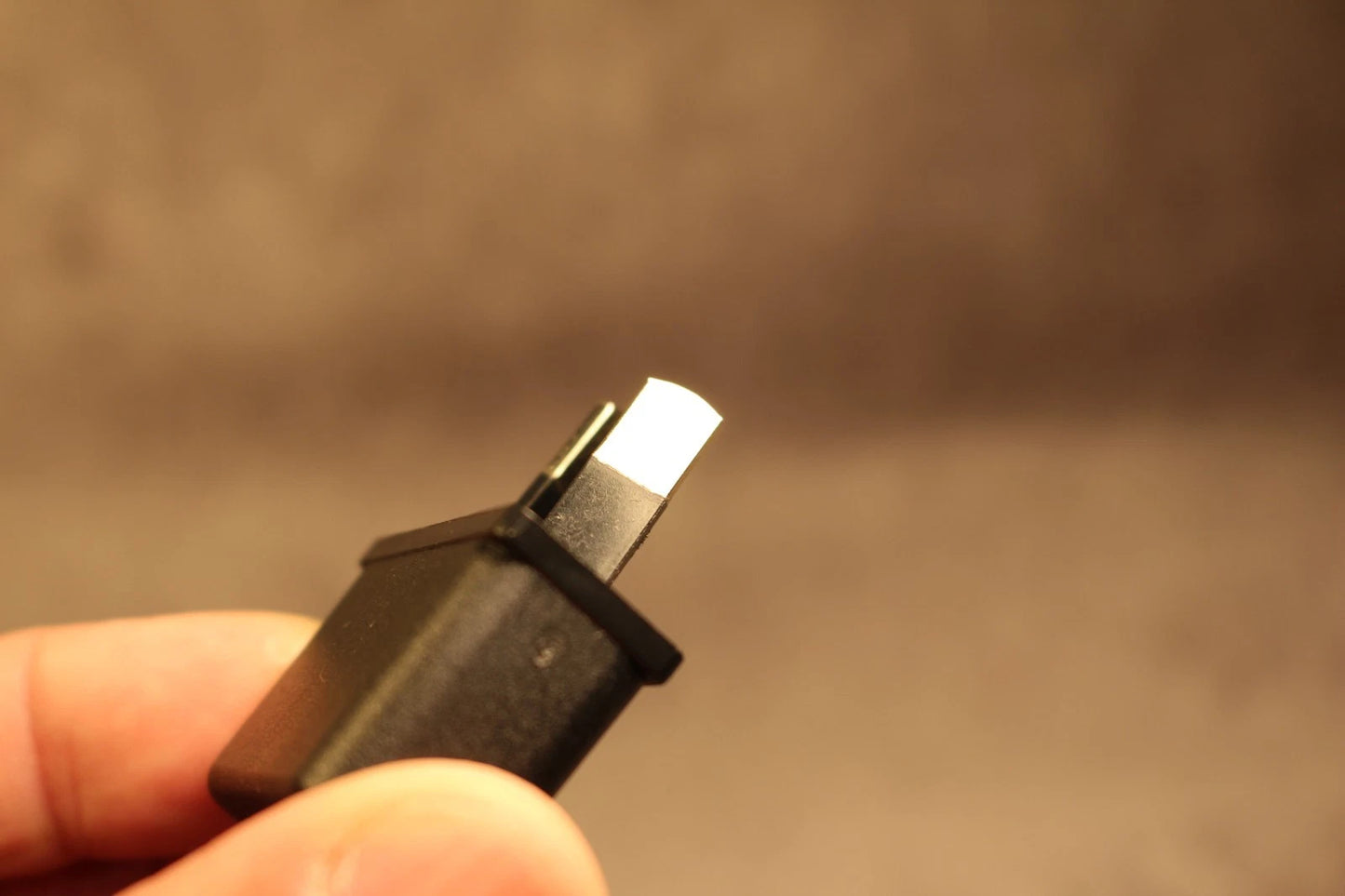 200PCS USA US EU ADAPTER PLUG TO AU AUS AUSTRALIA TRAVEL POWER PLUG CONVERTOR