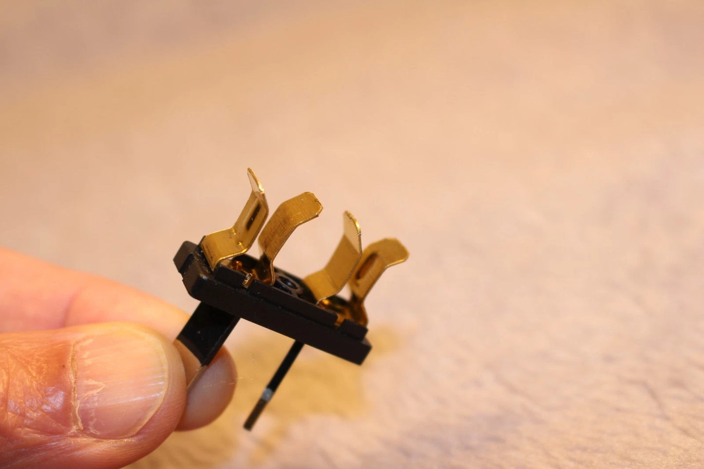 200PCS USA US EU ADAPTER PLUG TO AU AUS AUSTRALIA TRAVEL POWER PLUG CONVERTOR