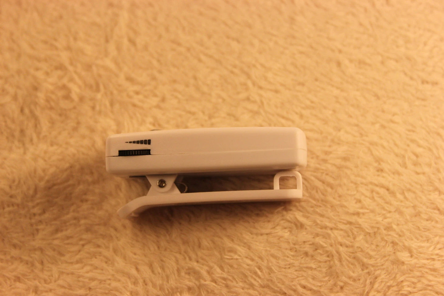 ENO EM-11 Clip-on Tone Generator and Metronome 2-in-1 for Guitar Bass Violin